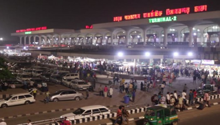 শাহজালালে ৩ কোটি টাকার স্বর্ণের পেস্টসহ ২ যাত্রী আটক