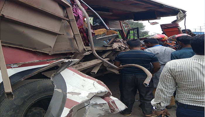 হবিগঞ্জে দুই বাসের মুখোমুখি সংঘর্ষে ৩ জন নিহত, আহত ২০