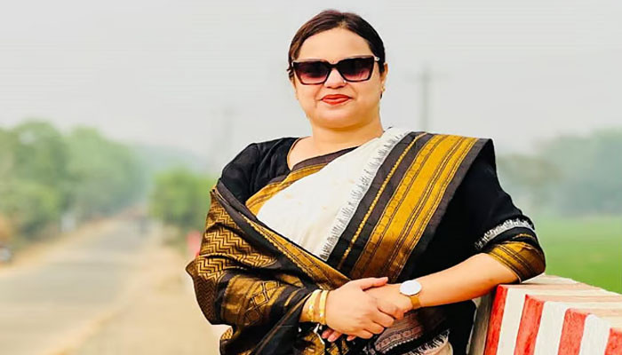 নেত্রকোনার সাবেক উপজেলা চেয়ারম্যান ঝুমা তালুকদার ঢাকায় গ্রেপ্তার