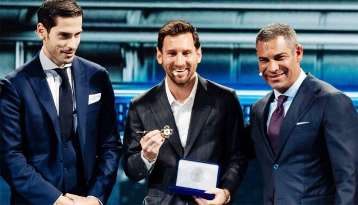 মেসির হাতে শহরের চাবি তুলে দিলেন মিয়ামির মেয়র