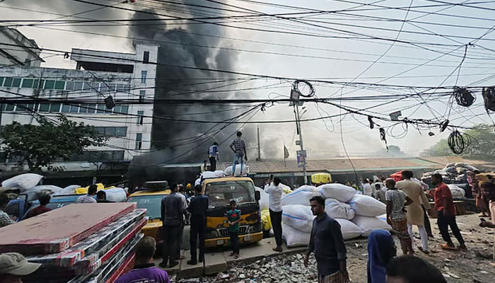 গাজীপুরে তুলার গুদামে আগুন, নিয়ন্ত্রণে কাজ করছে ৭টি ইউনিট