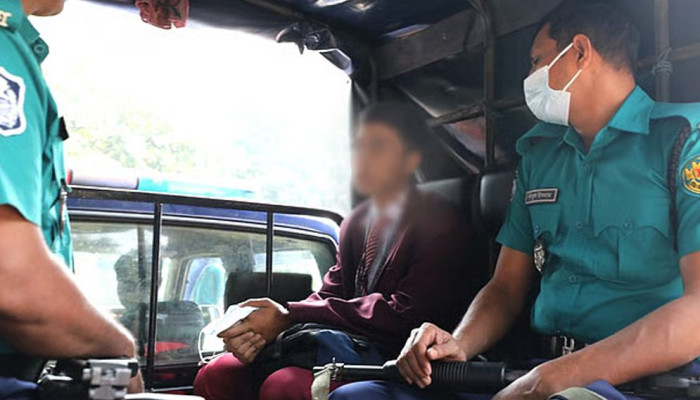 ধানমন্ডি ৩২-এ আটক সেই কিশোরের পরিচয়