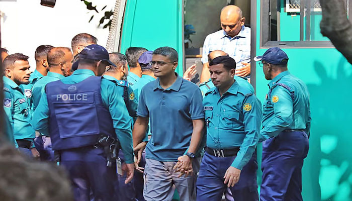 ট্রাইব্যুনালে আনা হয়েছে ১৩ সেনা কর্মকর্তাকে