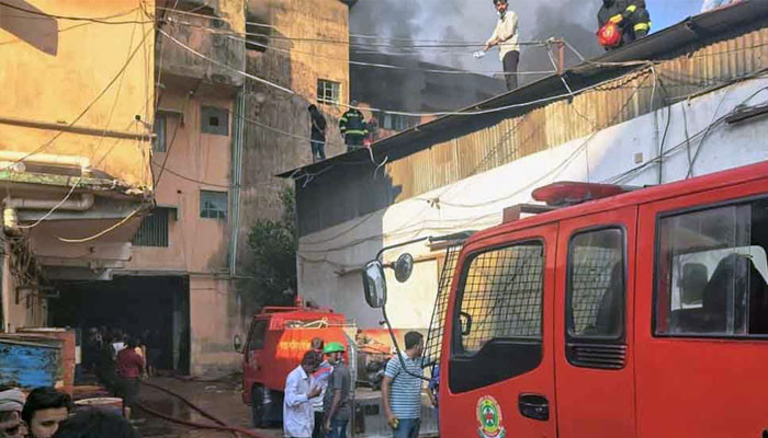 চট্টগ্রামে কম্বলের গুদামে আগুন, নিয়ন্ত্রণে ফায়ার সার্ভিসের ৭ ইউনিট