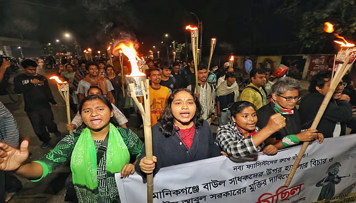 মানিকগঞ্জে বাউল গ্রেপ্তার, অনুসারীদের ওপর হামলার ঘটনায় সরকারের ভূমিকা নিয়ে প্রশ্ন টিআইবির