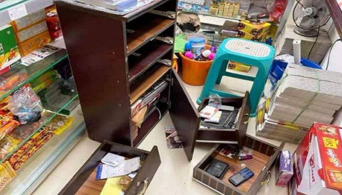 শ্রীমঙ্গলে এক রাতে আট দোকানে চুরির অভিযোগ শ্রীমঙ্গল (মৌলভীবাজর) প্রতিনিধি      Currently 0/5     1