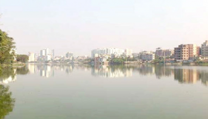 রাজধানীর গুলশান লেকে নৌকাডুবি