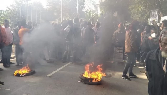 যুবলীগ নেতা অপহরণের প্রতিবাদে মানিকছড়িতে বিক্ষোভ ও সড়ক অবরোধ