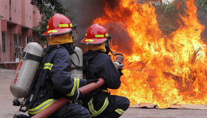 ফার্মগেটে আগুন, নিয়ন্ত্রণে ফায়ার সার্ভিসের ৫ ইউনিট