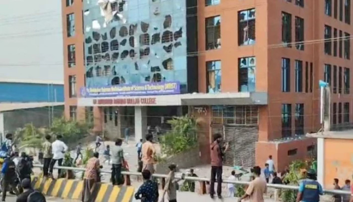 হামলায় মোল্লা কলেজের ৩ শিক্ষার্থী নিহত: দাবি কর্তৃপক্ষের