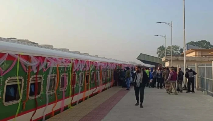 পদ্মা সেতু হয়ে খুলনা থেকে ঢাকার পথে ‘জাহানাবাদ এক্সপ্রেস