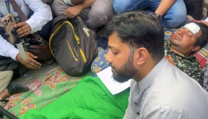 তারেক রহমানের কাছে ছুটে গেলেন ইশরাক