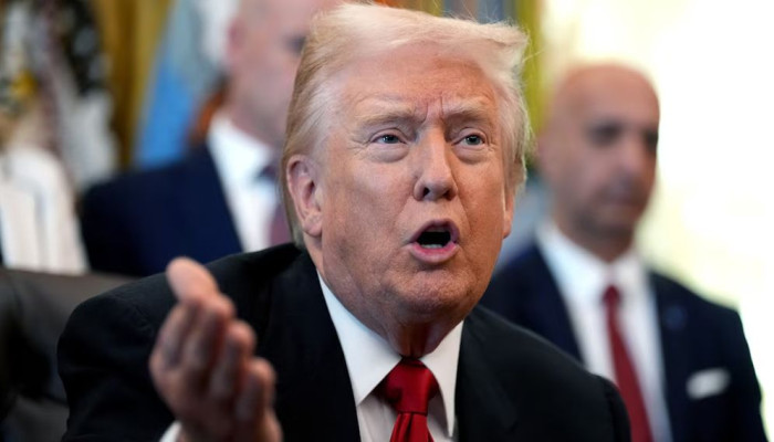 ডোনাল্ড ট্রাম্প বিবিসির বিরুদ্ধে মামলার হুমকি দিলেন