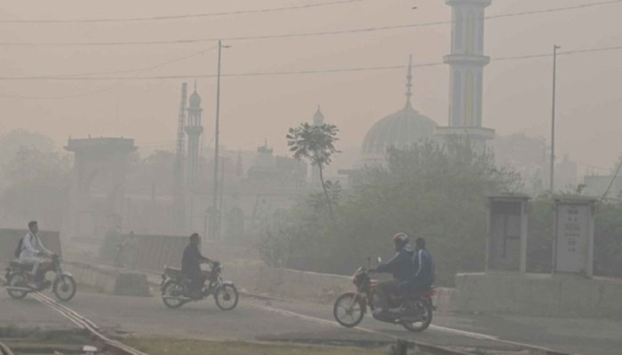 ঢাকার বাতাস ‘অস্বাস্থ্যকর’, শীর্ষে দিল্লি