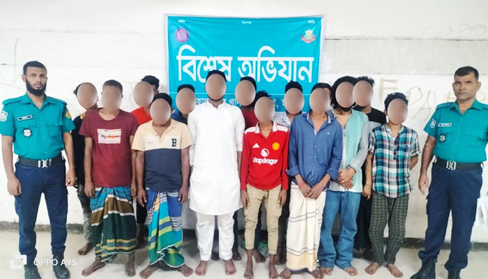 রাজধানীর মোহাম্মদপুরে পুলিশের বিশেষ অভিযানে গ্রেপ্তার ১৩