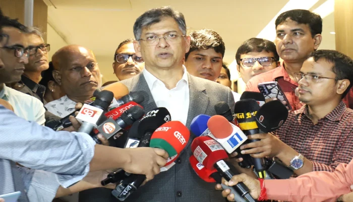 বিগত ছয় মাস বা ১৮০ দিনে আইনশৃঙ্খলা পরিস্থিতির দৃশ্যমান উন্নতি হয়েছে বলে জানিয়েছেন স্বরাষ্ট্রমন্ত্রী সালাহউদ্দিন আহমদ।
